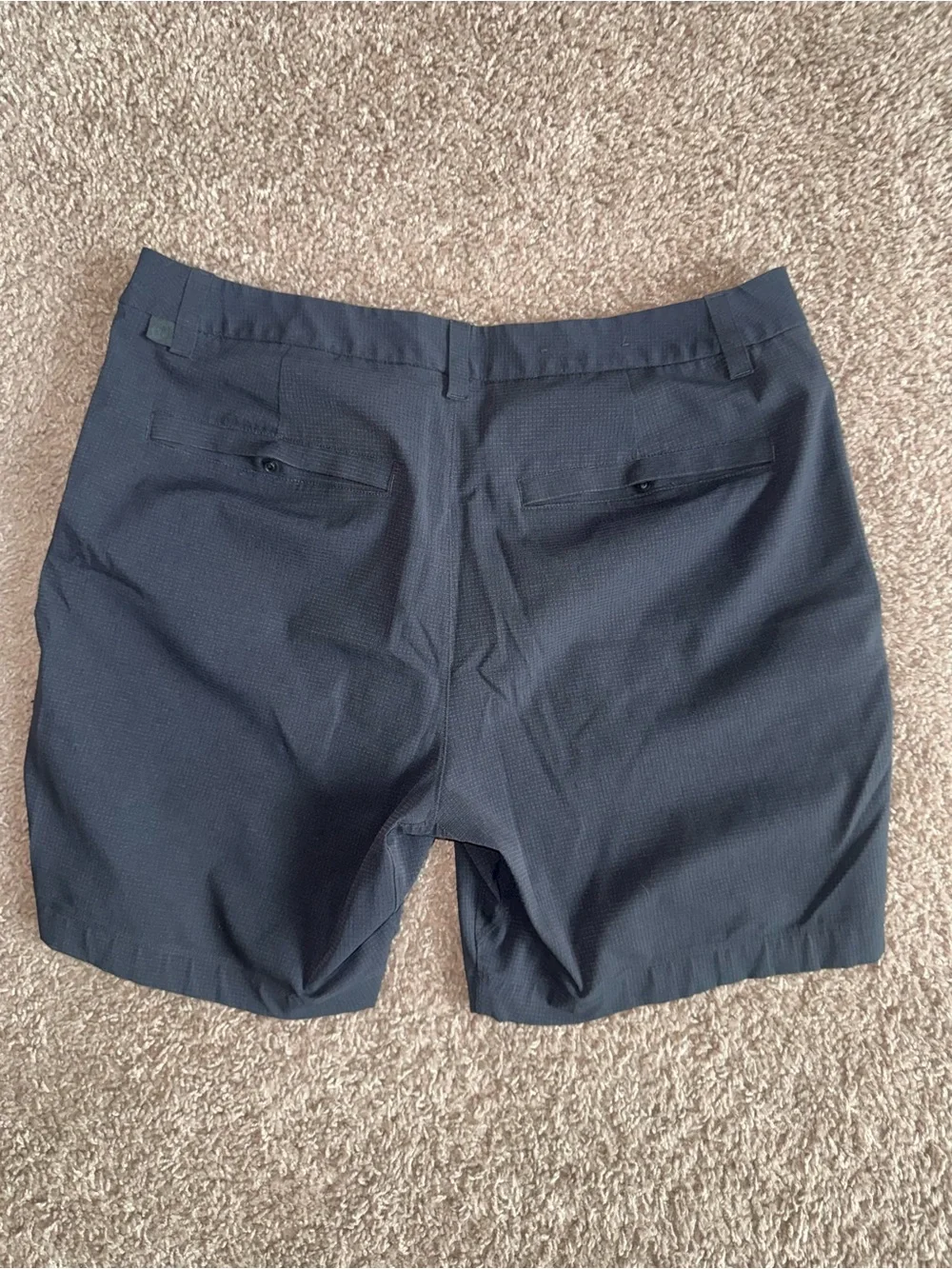 Lululemon ABC classic fit short 7” WovenAir in obsidian grey